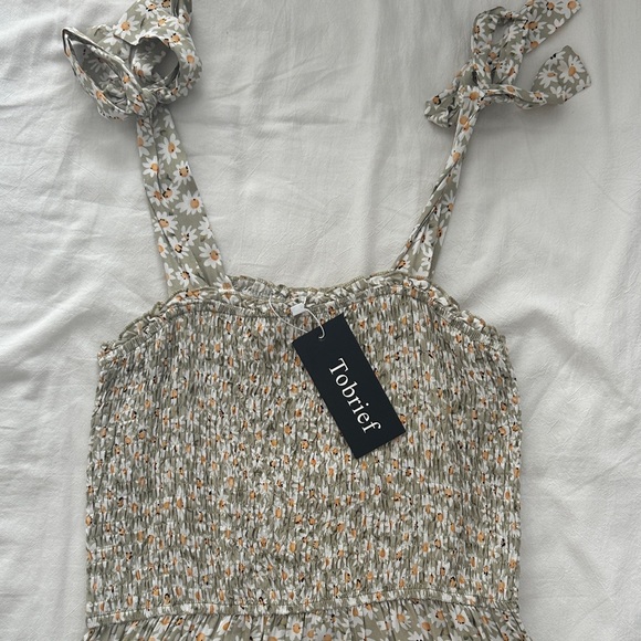 Floral Cream Maxi Dress - Picture 2 of 5